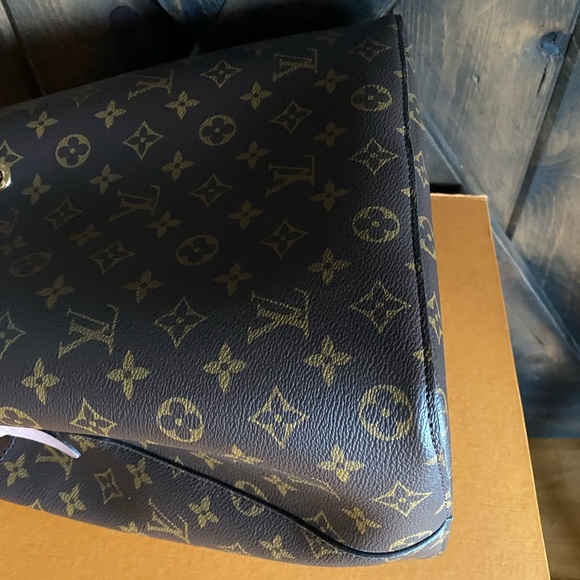 💕TRADED💕Louis Vuitton NeoNoe monogram rose crossbody purse bag - Picture 13 of 16